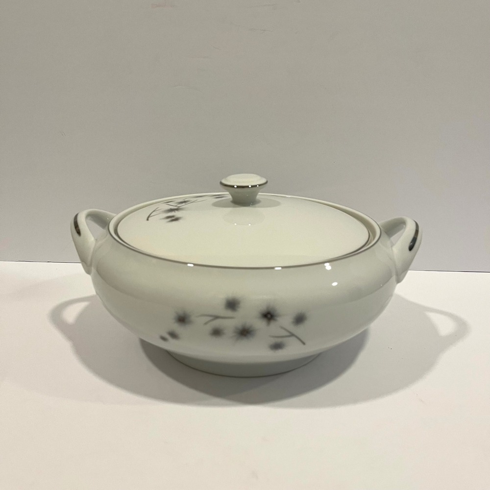 Creative Fine China Japan #1014 Covered Vegetable Tureen Serving Dish Starburst